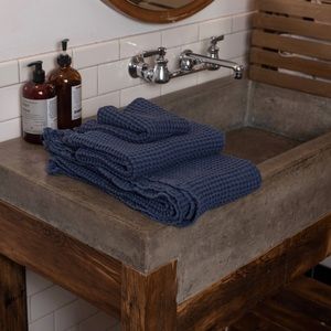 Linen Waffle Towel 3 pc Set (Navy)

WASHCLOTH
HAND TOWEL
BATH TOWEL